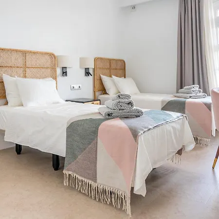 Вилла Palmitas - Sea Views - Private Pool - Hot Tub - Table Tennis Пуэрто-Калеро