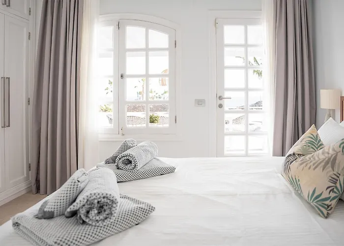 Palmitas - Sea Views - Private Pool - Hot Tub - Table Tennis *