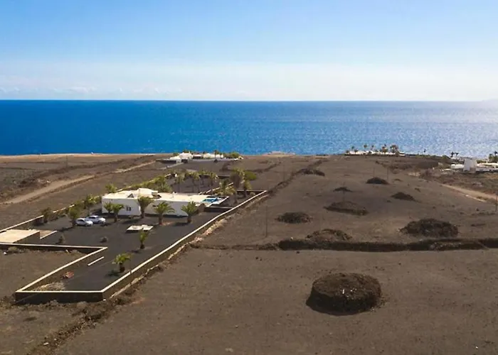 Villa Palmitas - Sea Views - Private Pool - Hot Tub - Table Tennis *