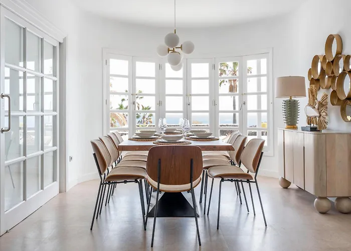 Villa Palmitas - Sea Views - Private Pool - Hot Tub - Table Tennis