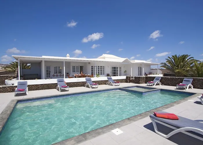 Palmitas - Sea Views - Private Pool - Hot Tub - Table Tennis Villa *