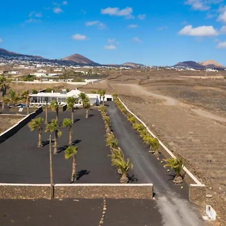 Villa Palmitas - Sea Views - Private Pool - Hot Tub - Table Tennis *