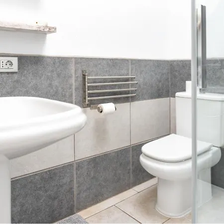 וילה Palmitas - Sea Views - Private Pool - Hot Tub - Table Tennis