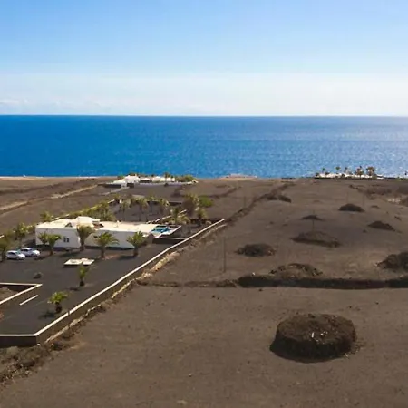 Villa Palmitas - Sea Views - Private Pool - Hot Tub - Table Tennis *