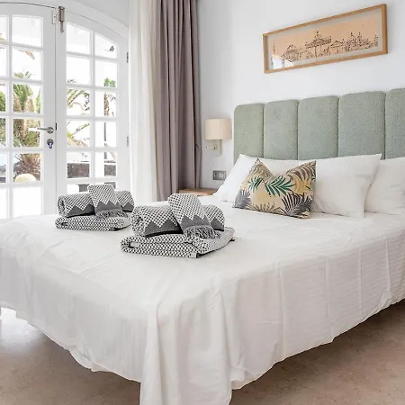 Palmitas - Sea Views - Private Pool - Hot Tub - Table Tennis Puerto Calero