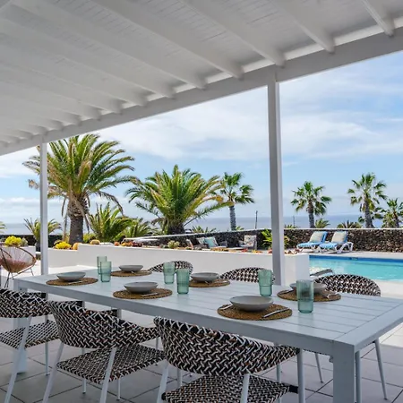 וילה Palmitas - Sea Views - Private Pool - Hot Tub - Table Tennis