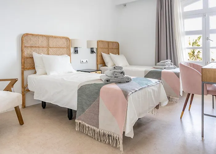 Vila Palmitas - Sea Views - Private Pool - Hot Tub - Table Tennis Puerto Calero